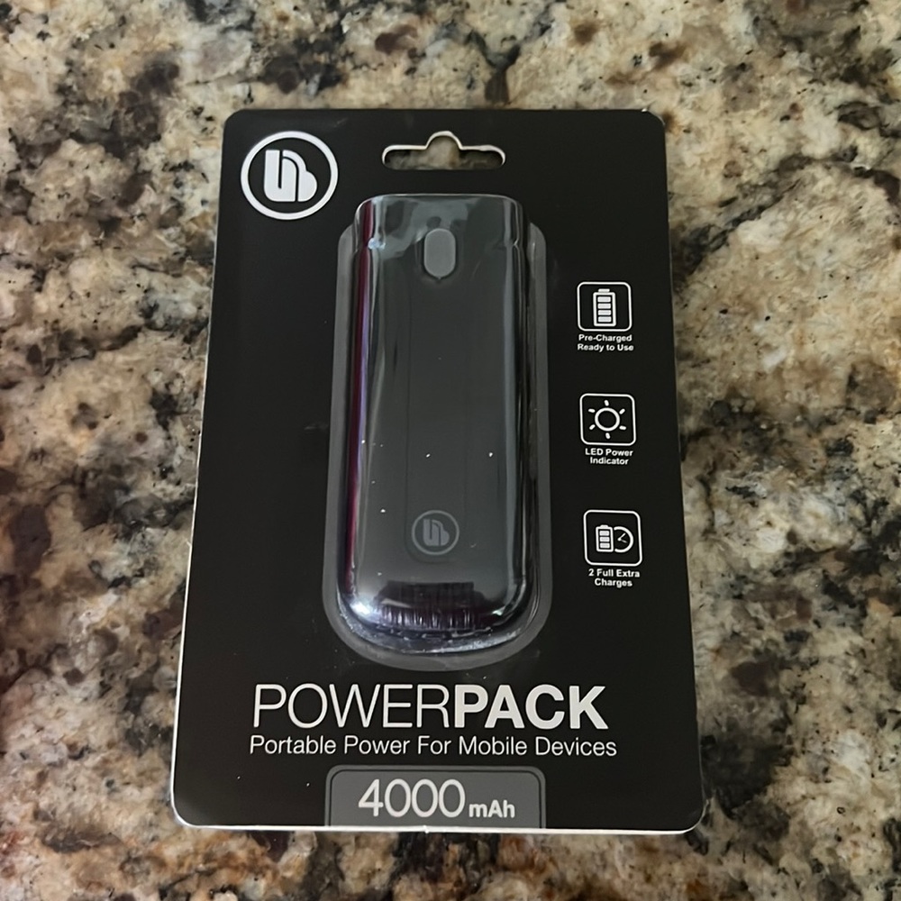 Portable power pack charging device